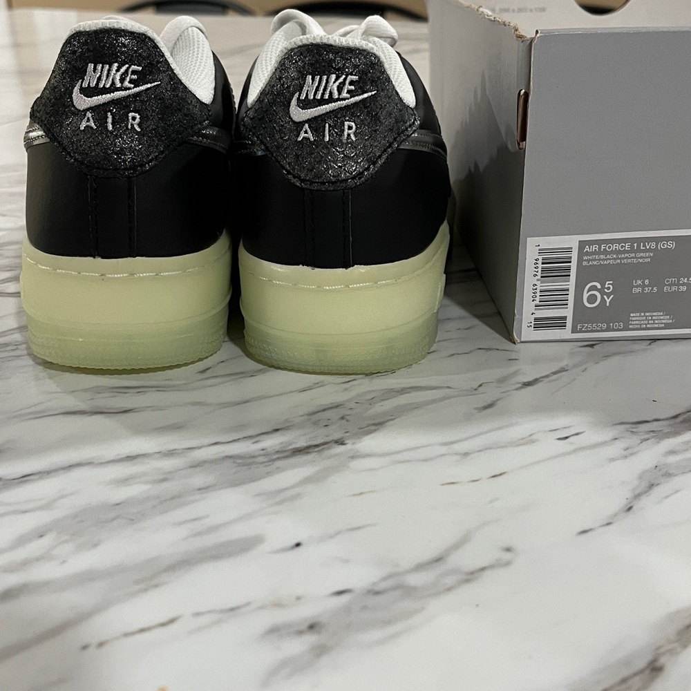 NWT Nike Black and White Sneakers with Holographic Swoosh (6.5Y 8W) - Picture 3 of 5